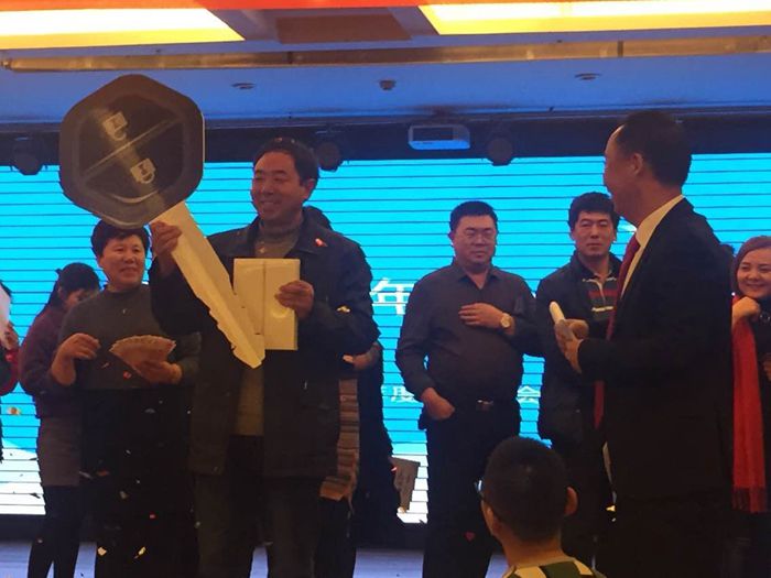 玉米视频在线观看玉米视频黄版代理商抽到商务面包车及ipads